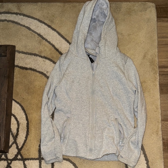 90 Degree By Reflex Jackets & Blazers - 90 Degree By Reflex Light Gray faux fur-Lined Jacket, size Large